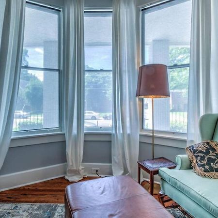 Elegant Colonial With Lovely Details And Character Мемфис Экстерьер фото