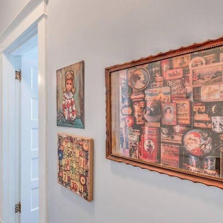 Elegant Colonial With Lovely Details And Character Мемфис Экстерьер фото