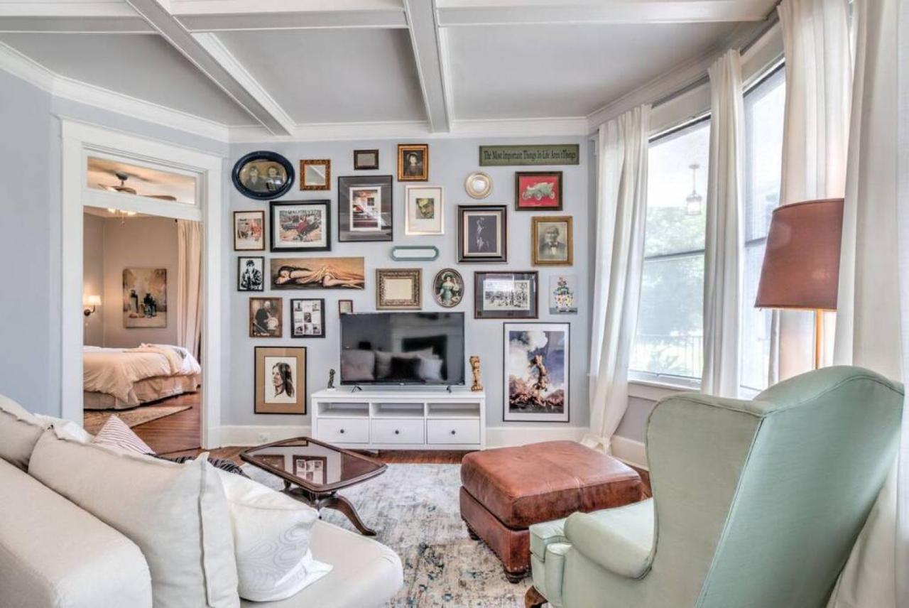 Elegant Colonial With Lovely Details And Character Мемфис Экстерьер фото